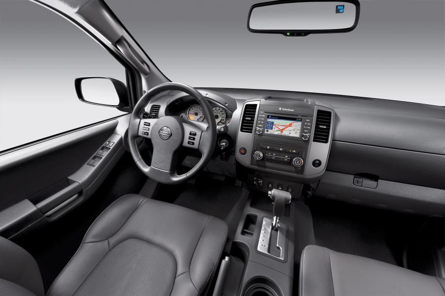  Nissan Xterra 2013 года  (фото 4 из 9)